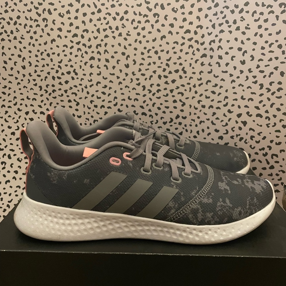 Womens adidas size 10